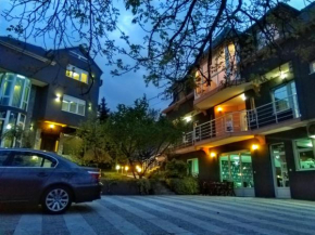 Отель Garni Hotel Lama  Крагуевац